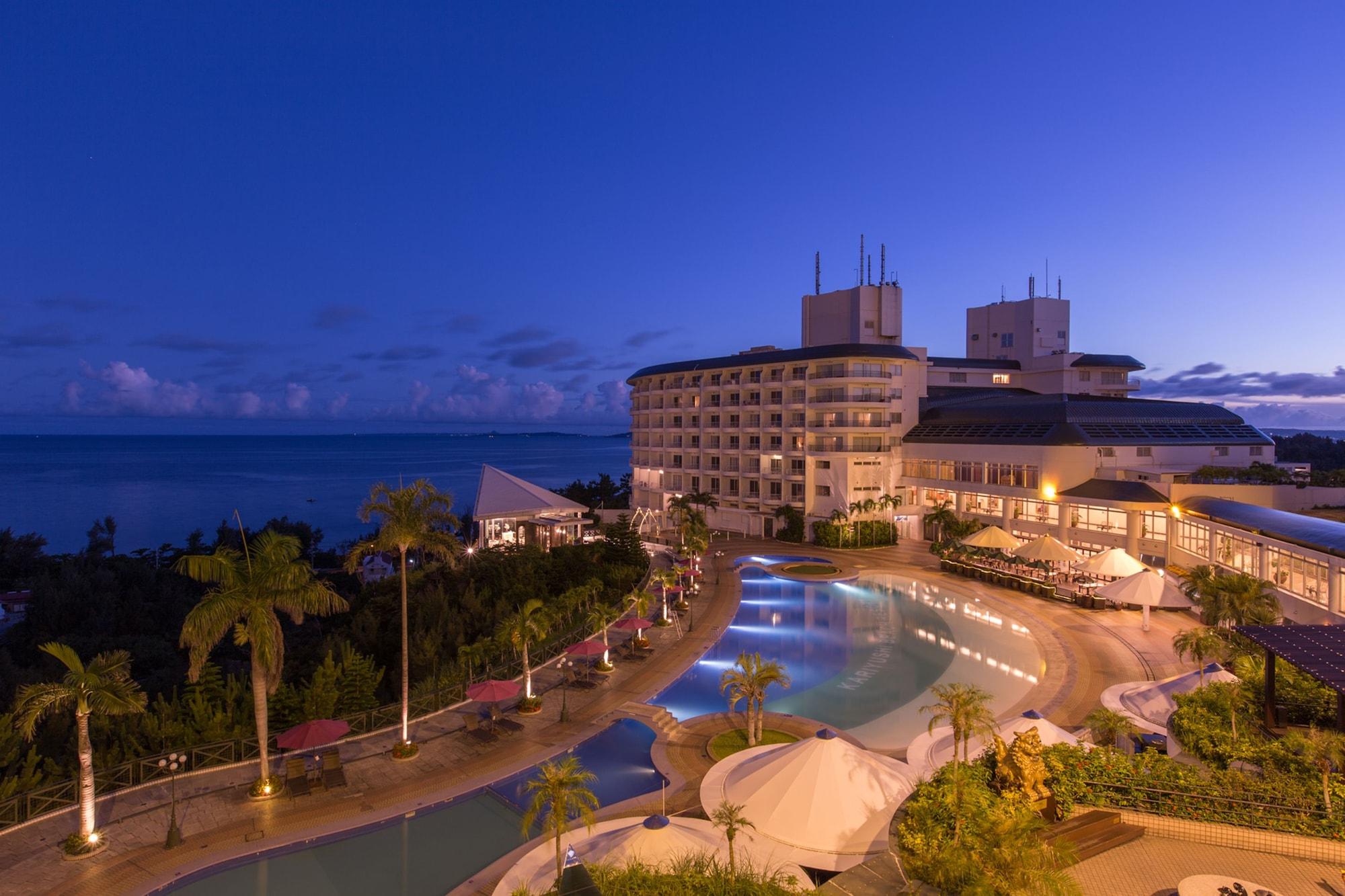 Okinawa Kariyushi Beach Resort Ocean Spa Onna Exteriör bild