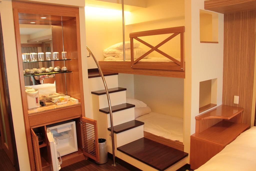 Okinawa Kariyushi Beach Resort Ocean Spa Onna Exteriör bild