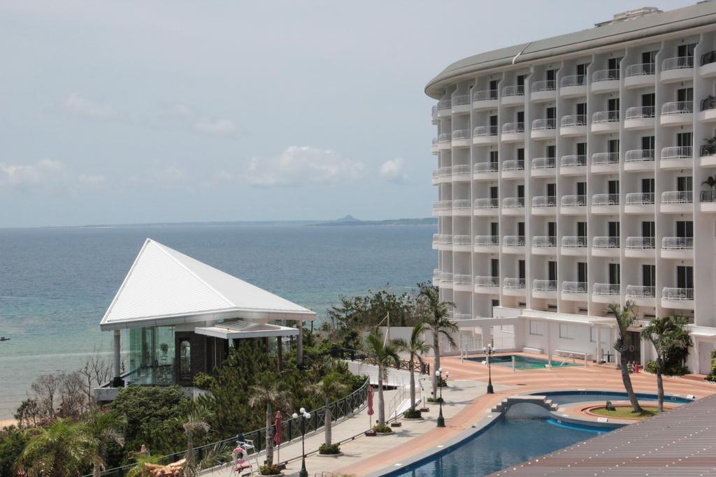 Okinawa Kariyushi Beach Resort Ocean Spa Onna Exteriör bild