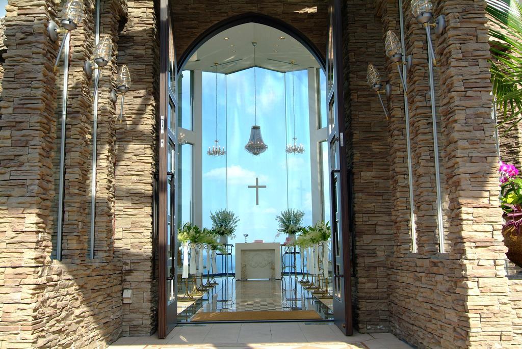 Okinawa Kariyushi Beach Resort Ocean Spa Onna Exteriör bild