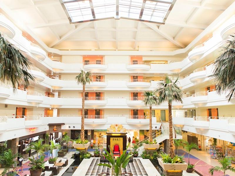 Okinawa Kariyushi Beach Resort Ocean Spa Onna Exteriör bild